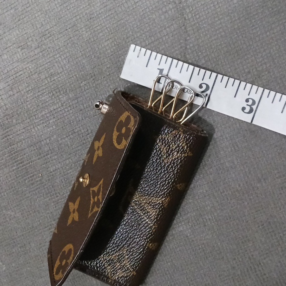 Louis Vuitton Brown and Gold Monogram Key Case - Picture 13 of 14